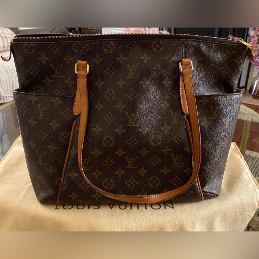 Louis Vuitton Totally Monogram GM